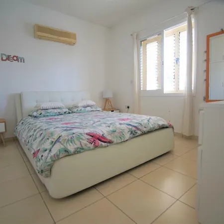 Santa Marina Modern Apartment